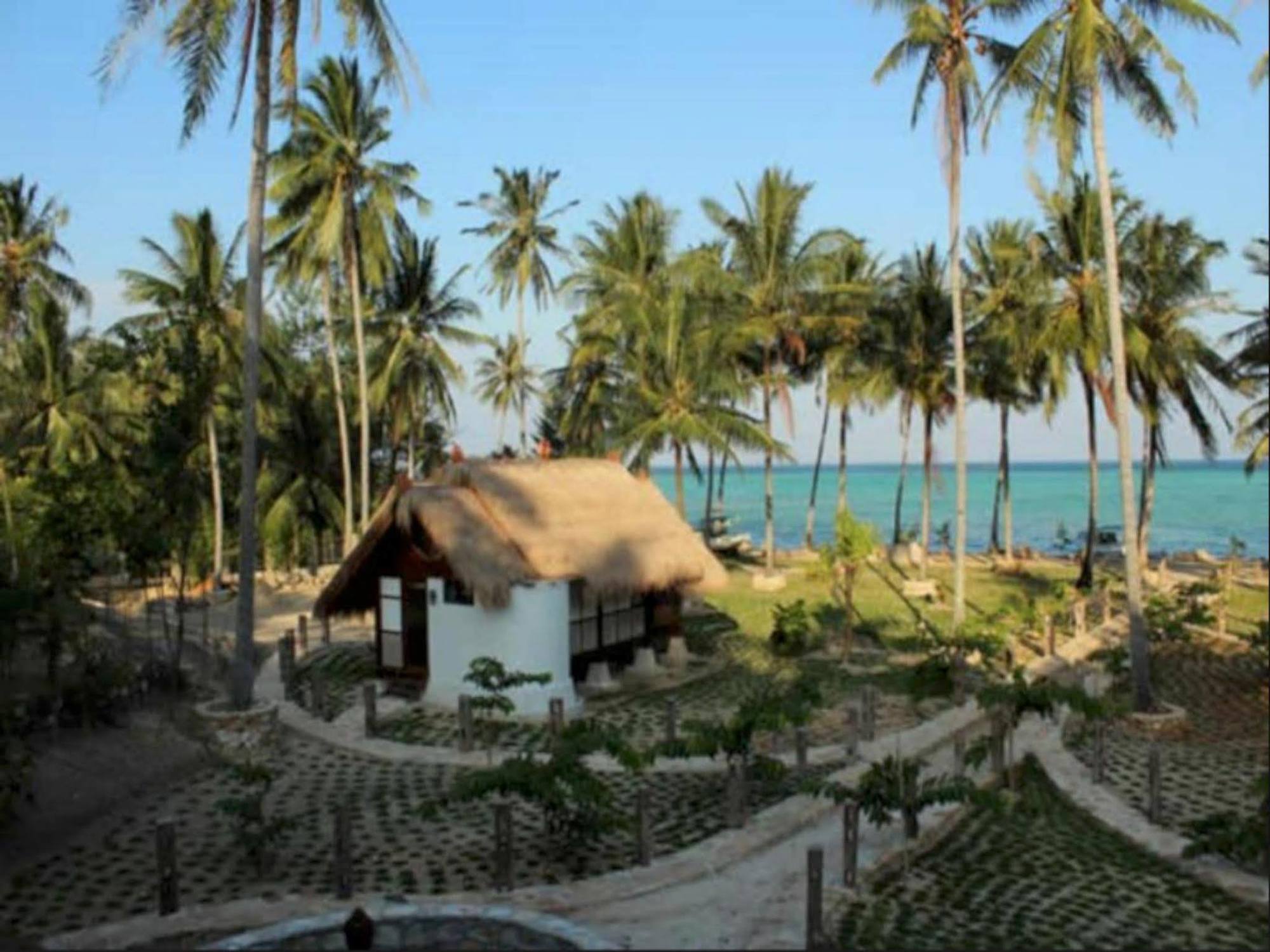 Ary'S Lagoon Bungalow & Hotel Karimunjawa Exterior foto