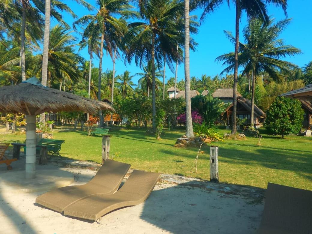 Ary'S Lagoon Bungalow & Hotel Karimunjawa Exterior foto